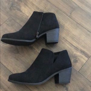 Never worn Black booties